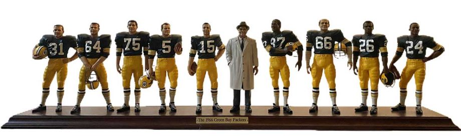 1966 Green Bay Packers 10-figurine masterpiece depicting one of the greatest teams in football history. Team members: Jim Taylor, Jerry Karmer, Forrest Gregg, Paul Hornung, Bart Starr, Vince Lombardi, Willie Davis, Ray Nitschke, Herb Adderley and Willie Wood.