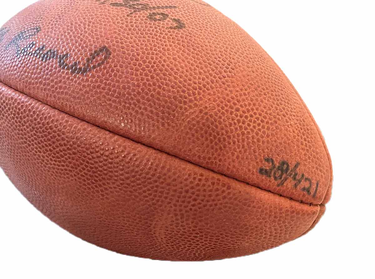 QB CLUB NFL FOOTBALL SIGNED BY DAN MARINO, BRETT